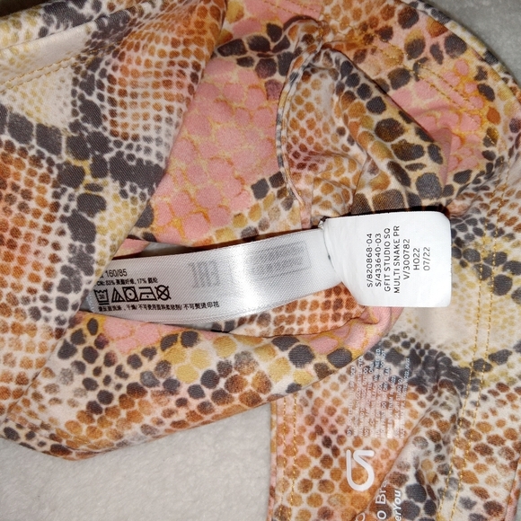5 for $10 Gap Fit Multi-Color Snake Skin Studio Sports Bra size XS - Picture 4 of 6